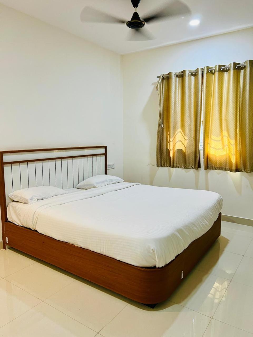 Sunshine Residency Hotel Mancherāl Buitenkant foto