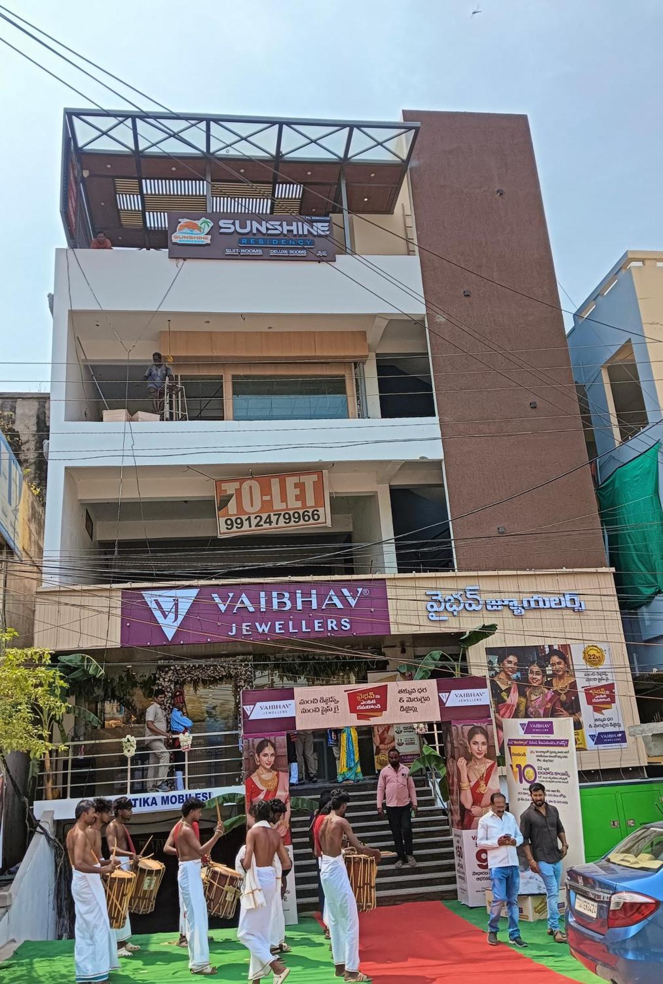Sunshine Residency Hotel Mancherāl Buitenkant foto