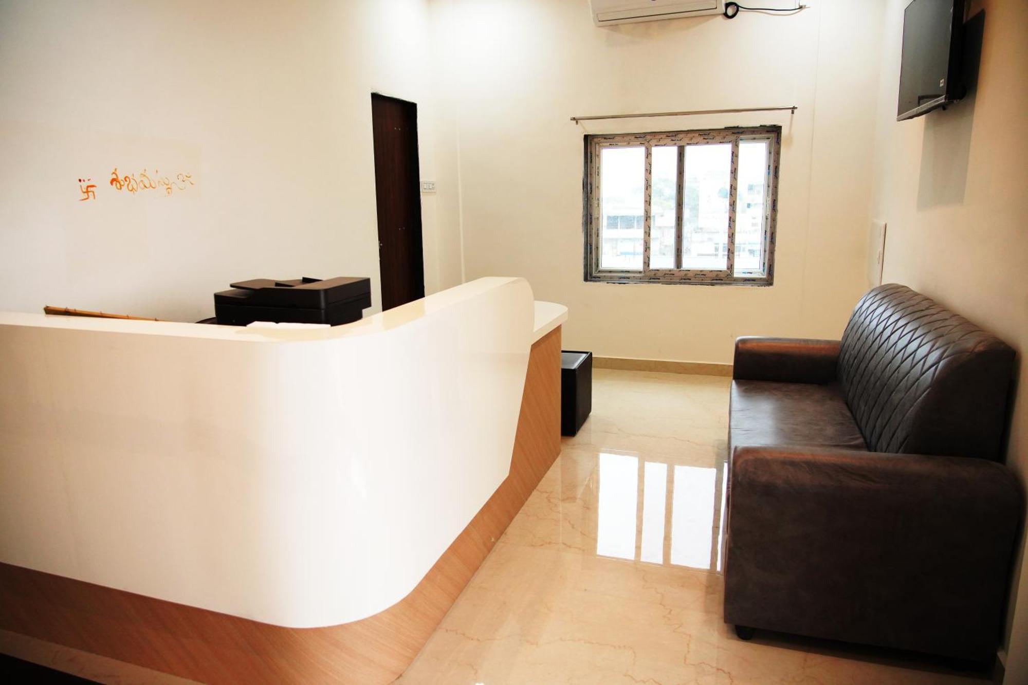 Sunshine Residency Hotel Mancherāl Buitenkant foto